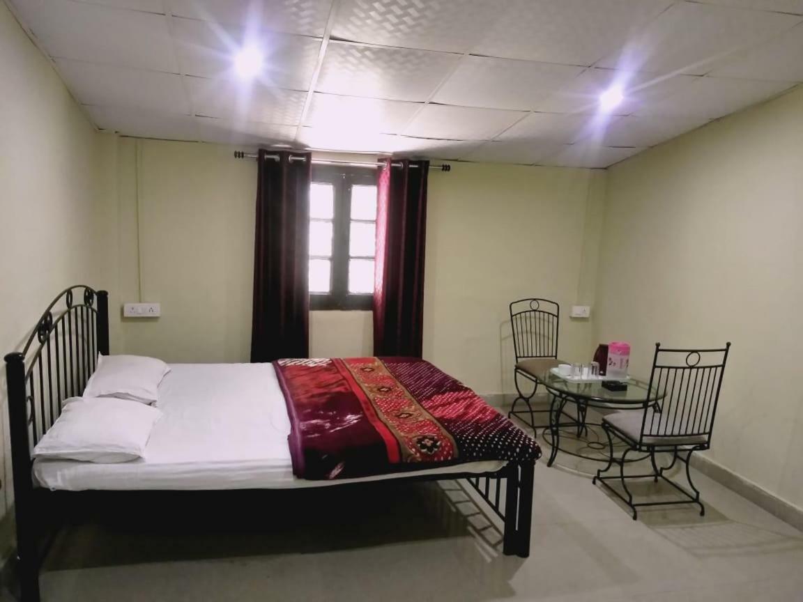 Hotel Gulmarg Mussoorie Esterno foto
